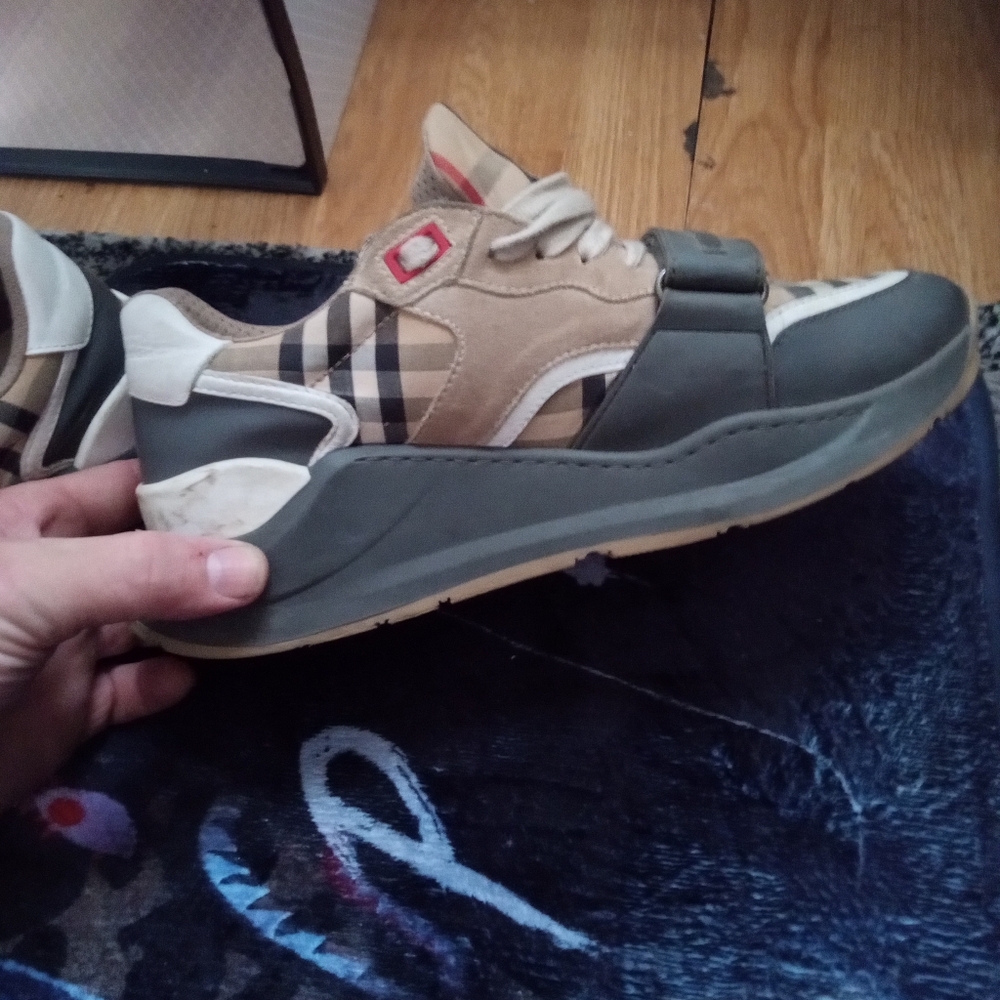 Burberry sneakers size euro 40 color tan - Picture 5 of 5